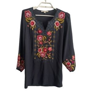 Andree by Unit Floral Embroidered Boho Top size small GUC dark blue